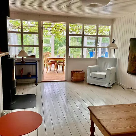 בית נופש Black Wooden Summerhouse Near *