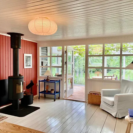 Black Wooden Summerhouse Near Tatil Evi Ebeltoft