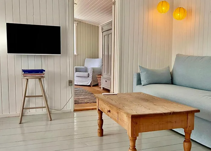 Black Wooden Summerhouse Near Tatil Evi Ebeltoft